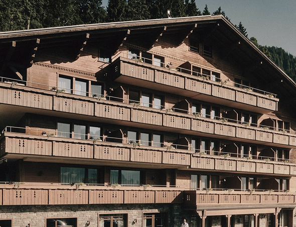 Брекон: уединённый альпийский курорт только для взрослых с видом на бассейн круглый год