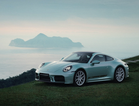 Sonderwunsch 911 Carrera T «Formosa»: Taiwan Sketched in Metal and Light